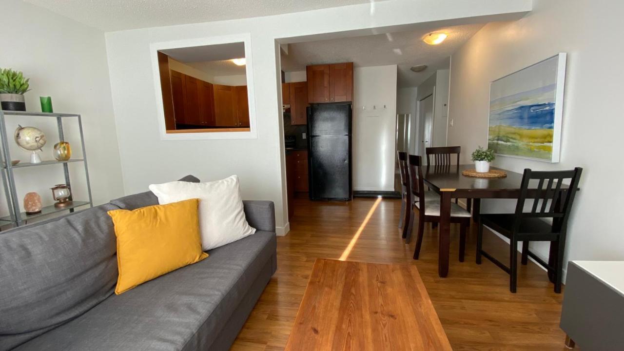 Cozy 2-Bedroom Condo Near Downtown, With Laundry, Parking, Balcony YYC Eksteriør bilde